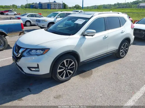 5N1AT2MV2KC726646 2019 NISSAN ROGUE - Image 2