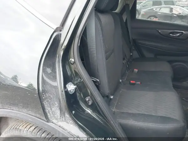 5N1AT2MV2KC747545 2019 NISSAN ROGUE - Image 8