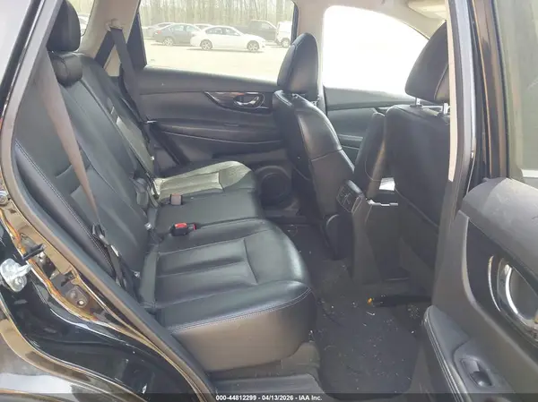 5N1AT2MV2KC752647 2019 NISSAN ROGUE - Image 8