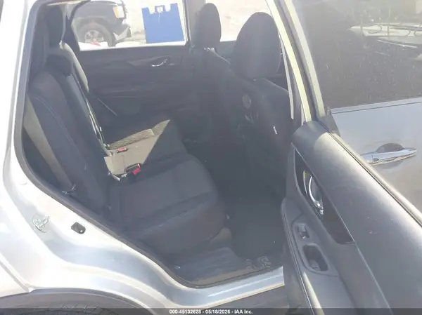 5N1AT2MV2KC756018 2019 NISSAN ROGUE - Image 8