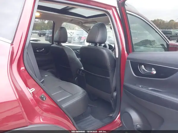 5N1AT2MV2KC756553 2019 NISSAN ROGUE - Image 8