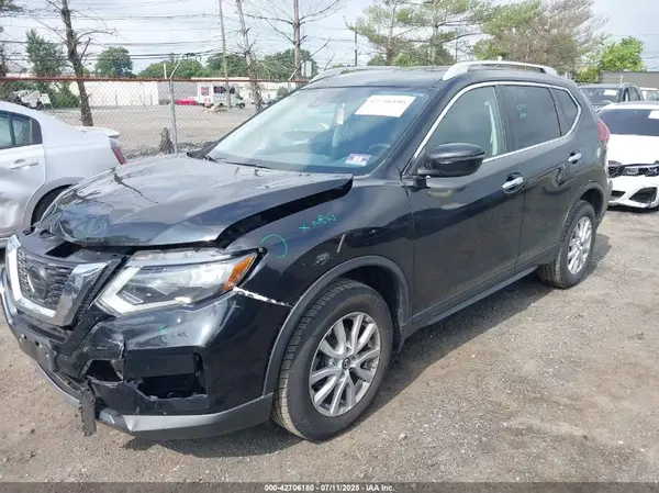 5N1AT2MV2KC758738 2019 NISSAN ROGUE - Image 2