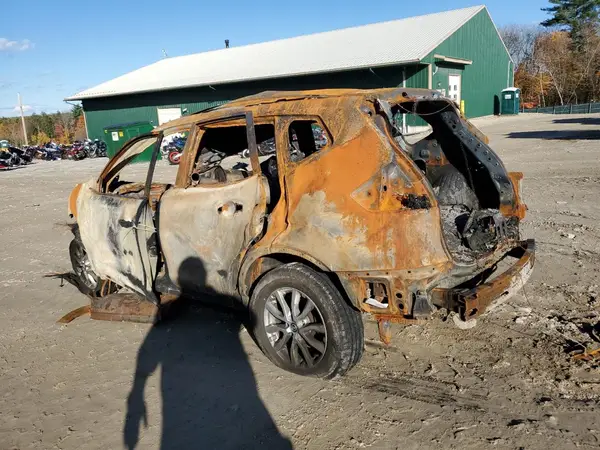 5N1AT2MV2KC759565 2019 NISSAN ROGUE - Image 2