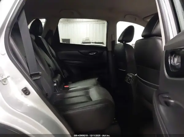 5N1AT2MV2KC765110 2019 NISSAN ROGUE - Image 8