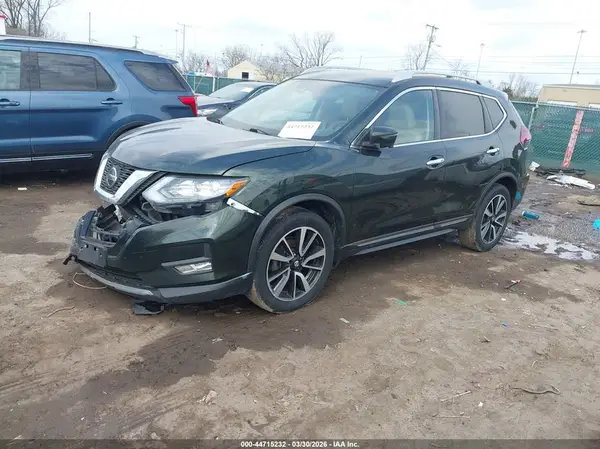 5N1AT2MV2KC770498 2019 NISSAN ROGUE - Image 2
