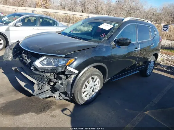 5N1AT2MV2KC770632 2019 NISSAN ROGUE - Image 2