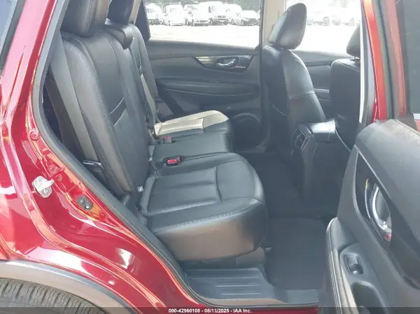 5N1AT2MV2KC771666 2019 NISSAN ROGUE - Image 8