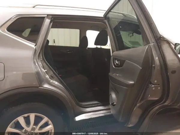 5N1AT2MV2KC787155 2019 NISSAN ROGUE - Image 8
