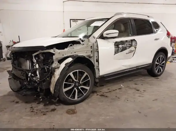 5N1AT2MV2KC792582 2019 NISSAN ROGUE - Image 2