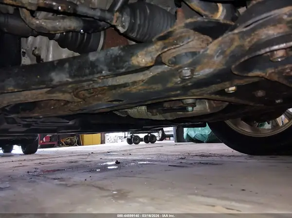 5N1AT2MV2KC799807 2019 NISSAN ROGUE - Image 2