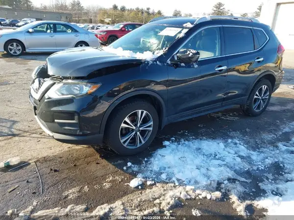 5N1AT2MV2KC817562 2019 NISSAN ROGUE - Image 2