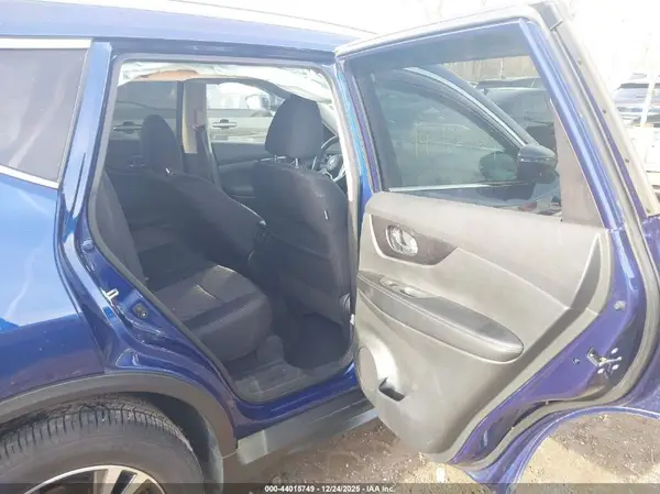 5N1AT2MV2KC822177 2019 NISSAN ROGUE - Image 8