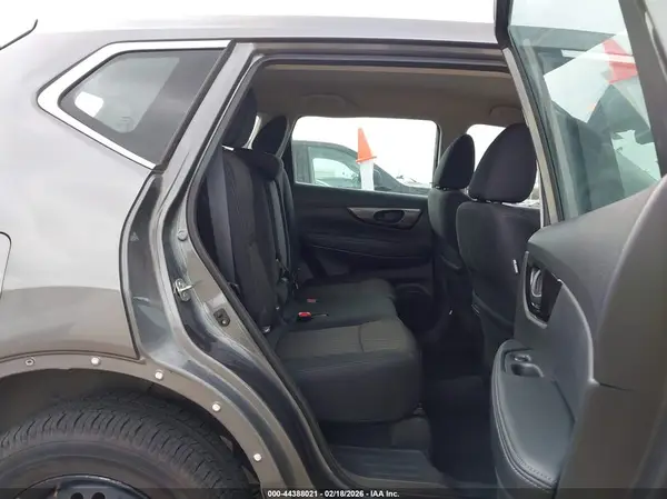 5N1AT2MV2KC830702 2019 NISSAN ROGUE - Image 8