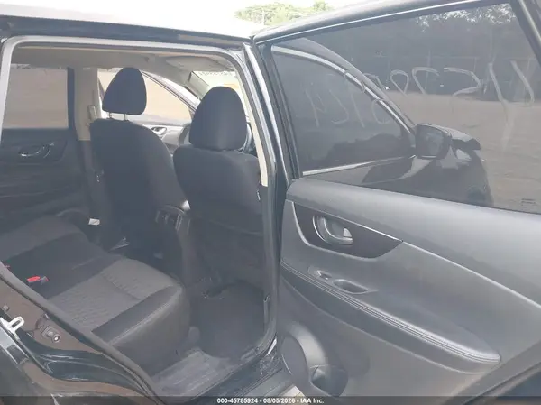 5N1AT2MV2KC832806 2019 NISSAN ROGUE - Image 8