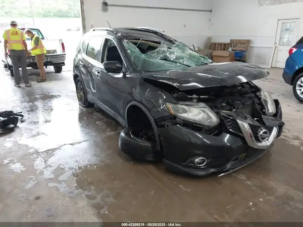 5N1AT2MV3GC799547 2016 NISSAN ROGUE - Image 1