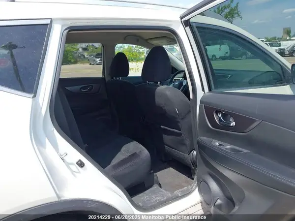 5N1AT2MV3GC819974 2016 NISSAN ROGUE - Image 8