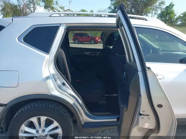 5N1AT2MV3GC861478 2016 NISSAN ROGUE - Image 8