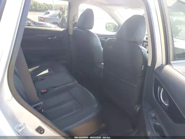 5N1AT2MV3GC885814 2016 NISSAN ROGUE - Image 8