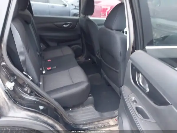 5N1AT2MV3HC731699 2017 NISSAN ROGUE - Image 8