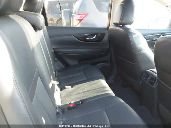 5N1AT2MV3HC740015 2017 NISSAN ROGUE - Image 8