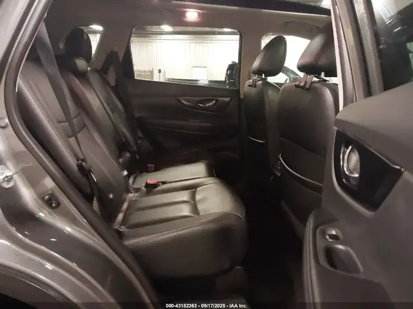 5N1AT2MV3HC747479 2017 NISSAN ROGUE - Image 8