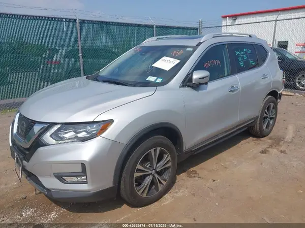 5N1AT2MV3HC748373 2017 NISSAN ROGUE - Image 2