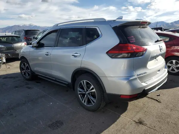 5N1AT2MV3HC751922 2017 NISSAN ROGUE - Image 2