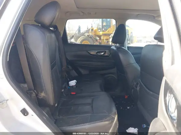 5N1AT2MV3HC753217 2017 NISSAN ROGUE - Image 8