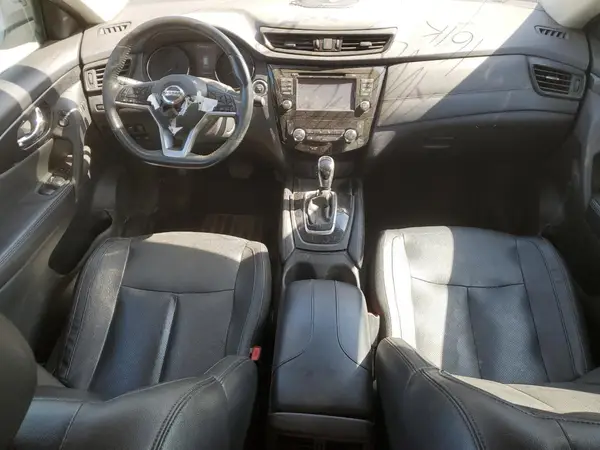 5N1AT2MV3HC758451 2017 NISSAN ROGUE - Image 8
