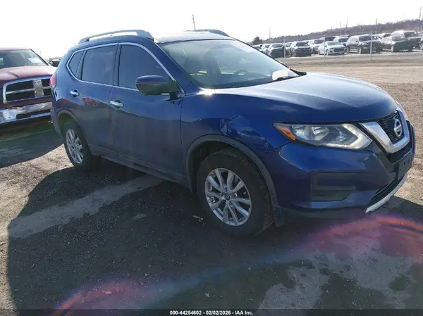 5N1AT2MV3HC760264 2017 NISSAN ROGUE - Image 1