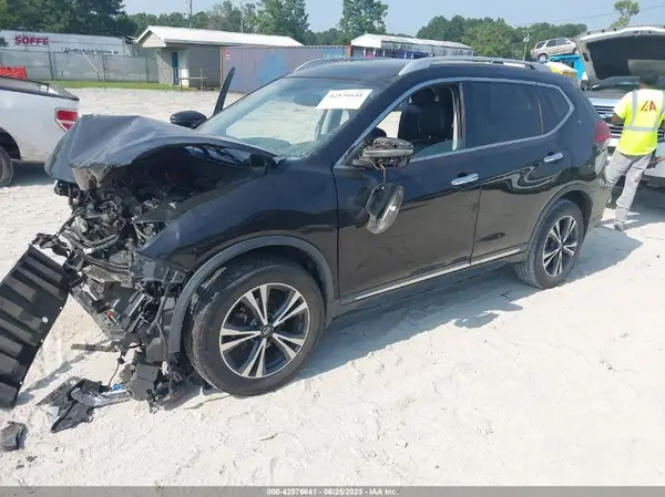 5N1AT2MV3HC761916 2017 NISSAN ROGUE - Image 2