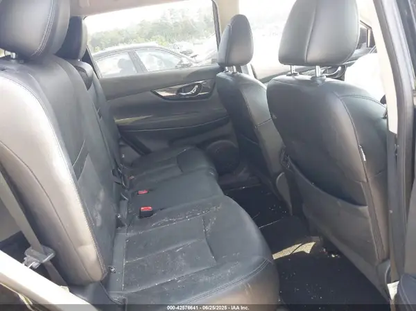 5N1AT2MV3HC761916 2017 NISSAN ROGUE - Image 8