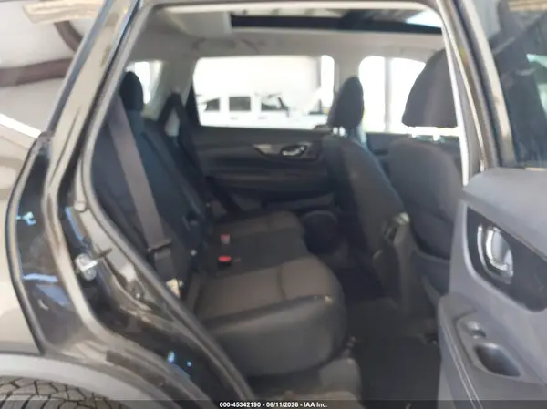 5N1AT2MV3HC770129 2017 NISSAN ROGUE - Image 8