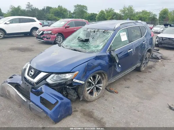 5N1AT2MV3HC771572 2017 NISSAN ROGUE - Image 2