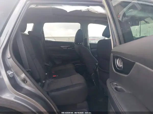 5N1AT2MV3HC776819 2017 NISSAN ROGUE - Image 8