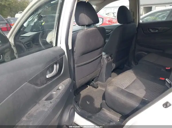 5N1AT2MV3HC778635 2017 NISSAN ROGUE - Image 8