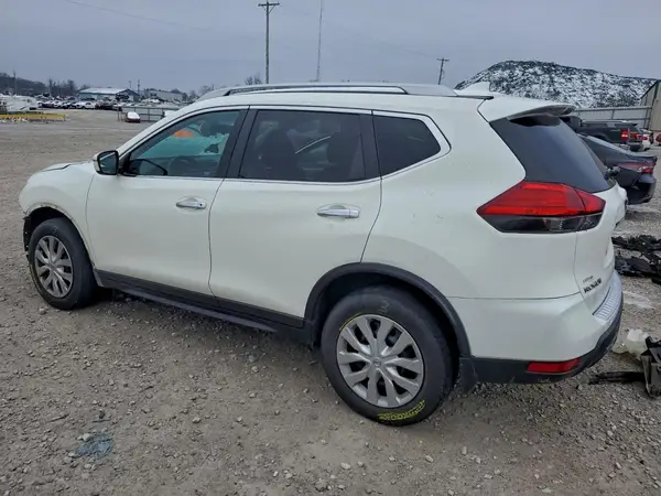 5N1AT2MV3HC779607 2017 NISSAN ROGUE - Image 2