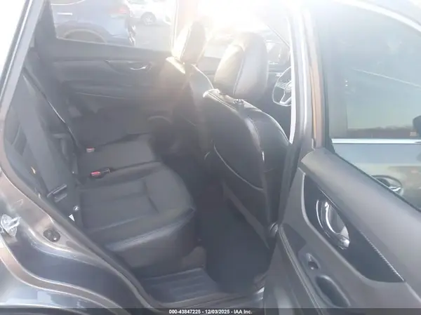 5N1AT2MV3HC793765 2017 NISSAN ROGUE - Image 8
