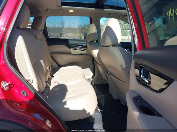 5N1AT2MV3HC795404 2017 NISSAN ROGUE - Image 8
