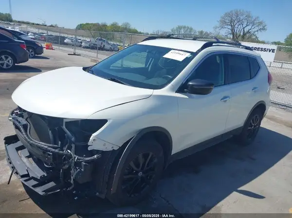 5N1AT2MV3HC802562 2017 NISSAN ROGUE - Image 2