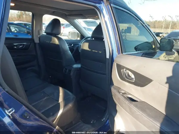 5N1AT2MV3HC809673 2017 NISSAN ROGUE - Image 8