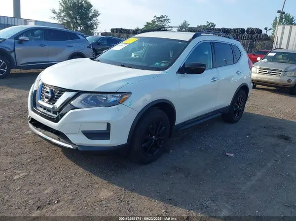 5N1AT2MV3HC810547 2017 NISSAN ROGUE - Image 2