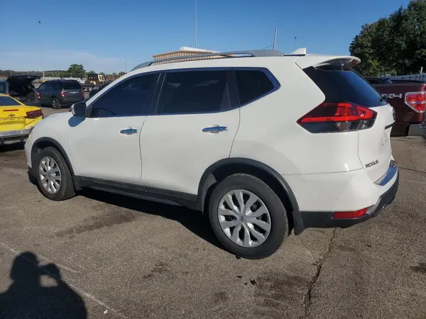 5N1AT2MV3HC812136 2017 NISSAN ROGUE - Image 2