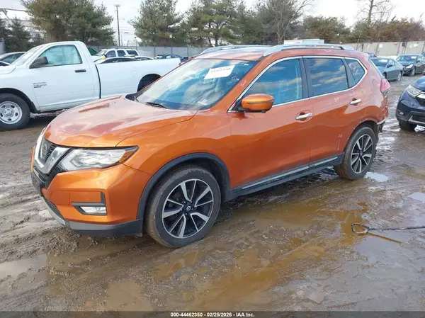 5N1AT2MV3HC813027 2017 NISSAN ROGUE - Image 2
