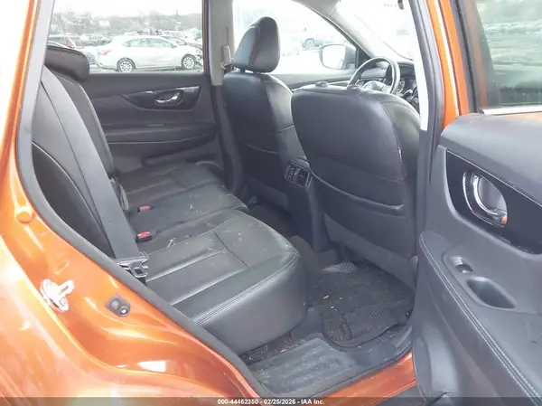 5N1AT2MV3HC813027 2017 NISSAN ROGUE - Image 8