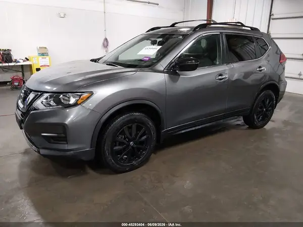 5N1AT2MV3HC815294 2017 NISSAN ROGUE - Image 2