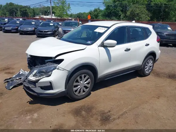 5N1AT2MV3HC815411 2017 NISSAN ROGUE - Image 2