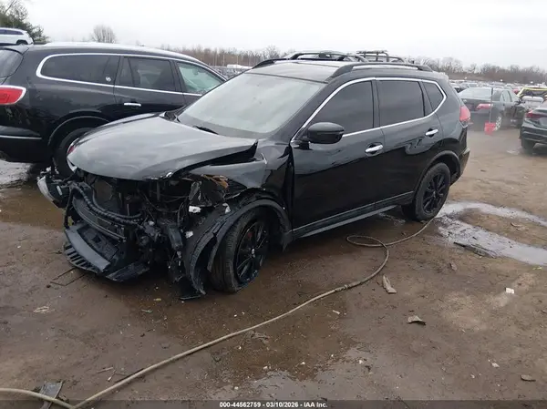 5N1AT2MV3HC816140 2017 NISSAN ROGUE - Image 2