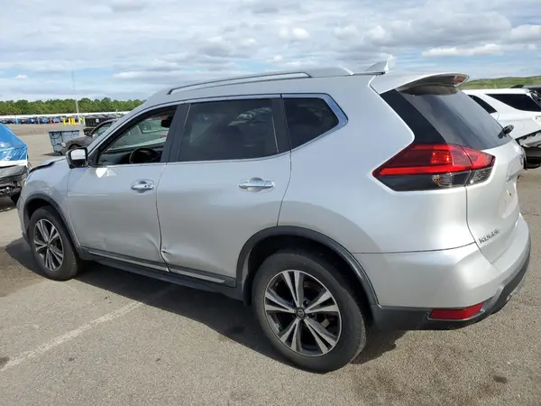 5N1AT2MV3HC817174 2017 NISSAN ROGUE - Image 2
