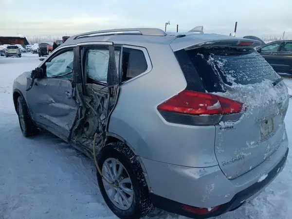 5N1AT2MV3HC817305 2017 NISSAN ROGUE - Image 2